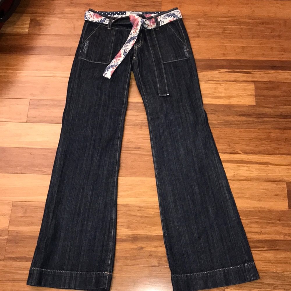 Excellent condition Miss Me belted flare jeans 27
